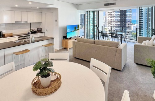 Broadbeach Apartamento | Luxury Sierra Grand Stay Ocean Views 2BR Lvl15