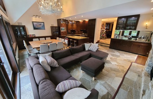 Upper Village Casa | Luxury Ski-in / Ski-out Home with Oversized Hot Tub on Whistler-Blackcomb Slopes