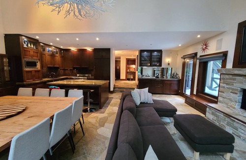 Upper Village Casa | Luxury Ski-in / Ski-out Home with Oversized Hot Tub on Whistler-Blackcomb Slopes