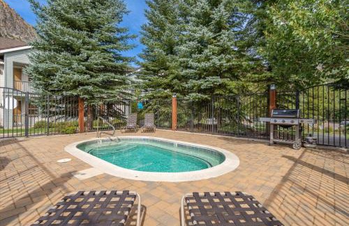 Olympic Valley Apartamento | Luxury ski-in ski-out Palisades condo 200ft to KT22 Steps to Gondola Tram Funitel