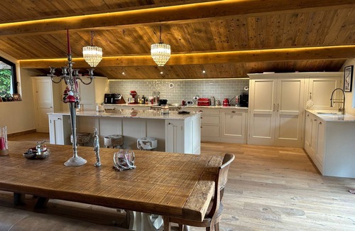 Seez Chalet De Esquí | Luxury ski/mountain chalet in The French Alps. Stunning in Winter and Summer!
