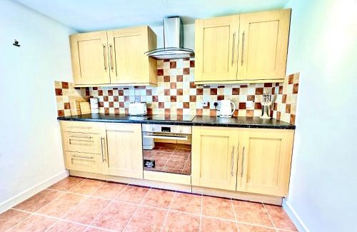 Inveraray Casa | Luxury Smugglers Cottage in the Heart of Inveraray Sleeps 4 in 2 Bedrooms