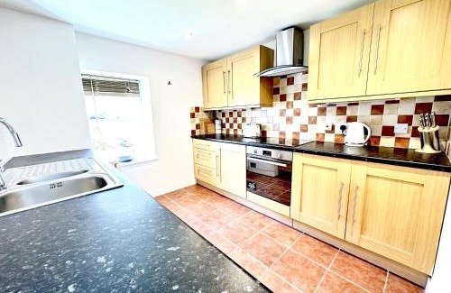 Inveraray Casa | Luxury Smugglers Cottage in the Heart of Inveraray Sleeps 4 in 2 Bedrooms