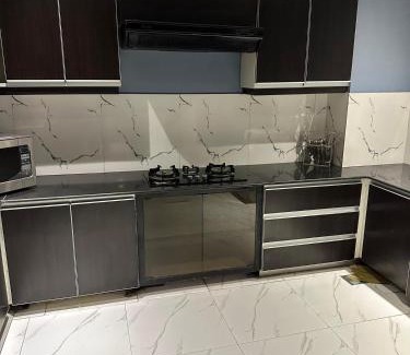 Gulberg Apartamento | Luxury Soundproof Apt, MM Alam Road, Gulberg