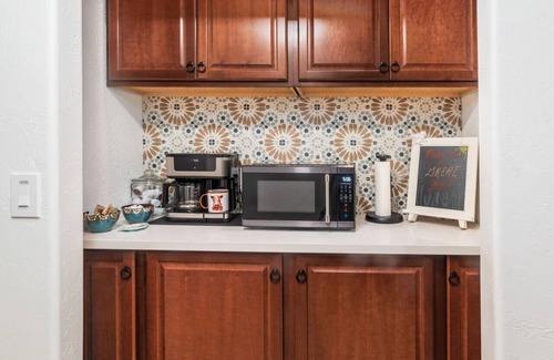 Tanque Verde Casa | Luxury Southwest Gem with Pool & Spa near Mt. Lemon!