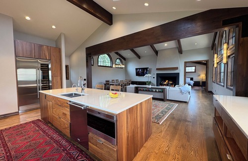 Broadmoor Casa | Luxury, spacious carriage house walking distance to the Broadmoor Hotel.