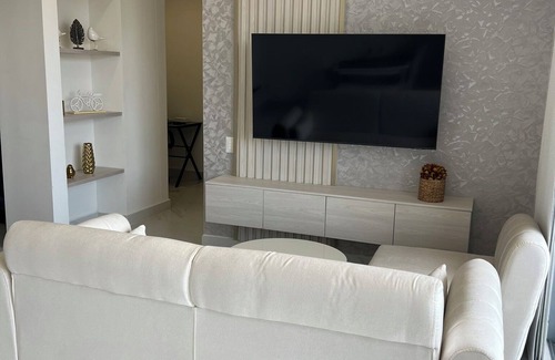 Riomar Apartamento | Luxury Spacious 3-bedroom apartment with WiFi, AC in vibrant Barranquilla