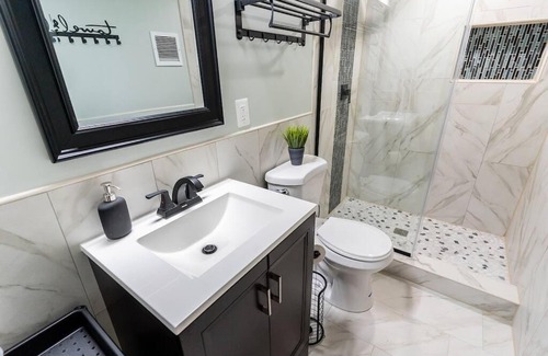 Fairlawn Casa | Luxury spacious charming DC row house plus free parking