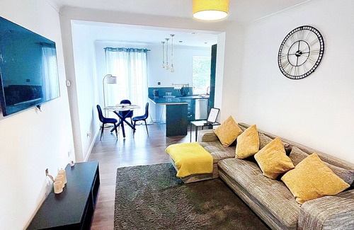 Selhurst Condominio | Luxury, Spacious 1 bedroom Flat