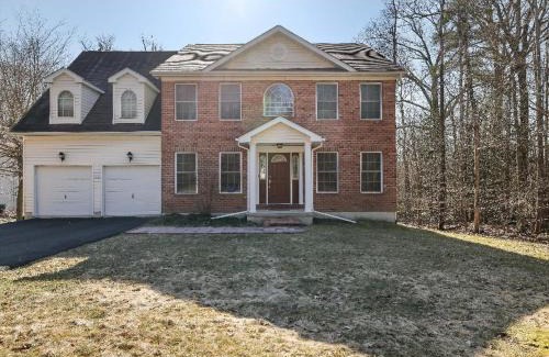 Tobyhanna Casa | Luxury Spacious Home with some FREE Amenities and Activities!