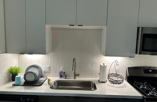 Lyon Street Apartamento | Luxury spacious One Bedroom Apt close to Disneyland!