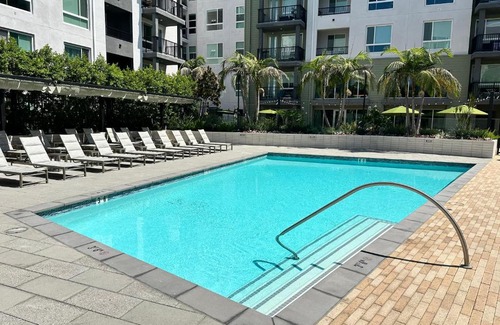 Lyon Street Apartamento | Luxury spacious One Bedroom Apt close to Disneyland!