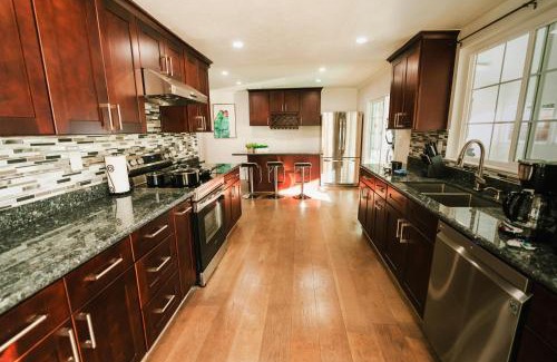 East San Jose Casa | Luxury Sport & Gym Vacation House 10 Guests 5BR 2000sqft