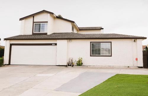 East San Jose Casa | Luxury Sport & Gym Vacation House 10 Guests 5BR 2000sqft