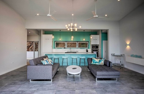 Slob Casa | ¡NUEVO! St. de lujo Croix Home con piscina e impresionantes vistas