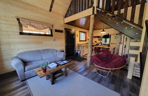 Nordegg Cabina | Luxury Stargazer Cottage - The Deer Den
