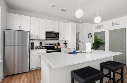 Pflugerville Apartamento | Luxury Stay! 1B/1B w/ Gym, Pool, & Shops Nearby