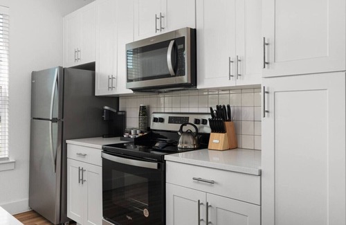 Pflugerville Apartamento | Luxury Stay! 1B/1B w/ Gym, Pool, & Shops Nearby