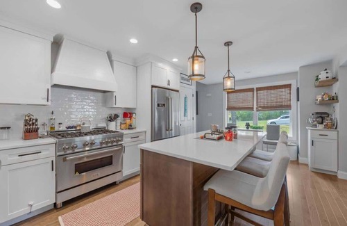 Barrington Casa | Luxury Stay – Chef’s Kitchen & Entertainment Space