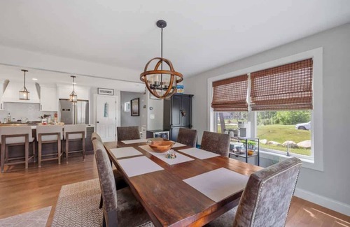 Barrington Casa | Luxury Stay – Chef’s Kitchen & Entertainment Space