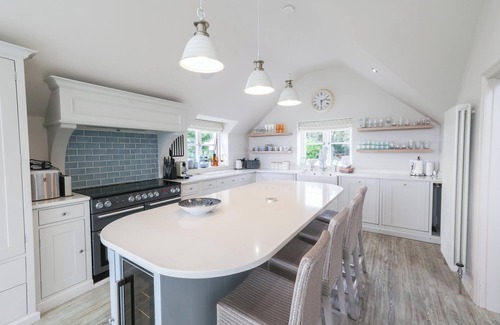 Rhoscolyn Casa | Luxury stay for 14 guests. Hot tub, tennis court and sea view