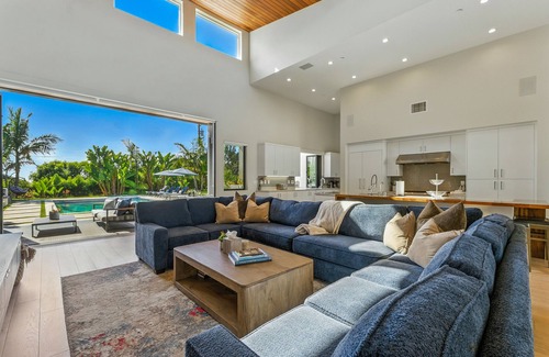 Encinitas Casa | Luxury Stay w/Pool, Spa, Fire Pit, Outdoor Lounge & Stunning Ocean Views | Encinitas Retreat