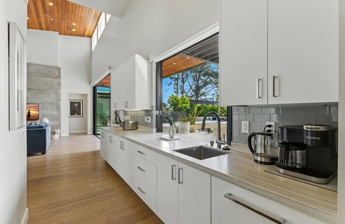 Encinitas Casa | Luxury Stay w/Pool, Spa, Fire Pit, Outdoor Lounge & Stunning Ocean Views | Encinitas Retreat