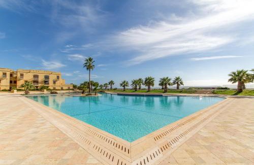 Ghajnsielem Apartamento | Luxury Stay with Jacuzzi, BBQ and Huge Pool