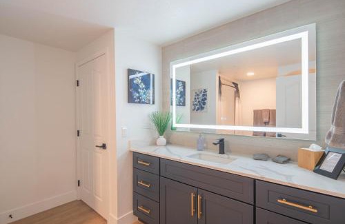 Kierland Apartamento | Luxury Stay with Workspace & Private Pool N268