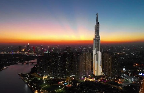 Hang Xanh Apartamento | Luxury stayz at LANDMARK81 - The tallest building in SouthEast Asia, Free Pool and Gym