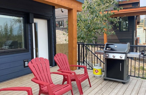 East Kootenay Casa | Luxury. Steps to the Timberline Chairlift