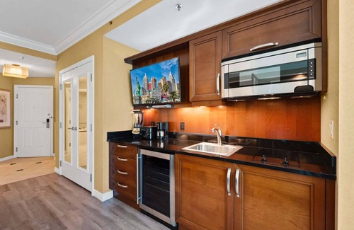 Las Vegas Condominio | Suites contiguas de lujo StripView - SIN CARGO POR RESORT