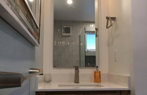 Amazon Apartamento | Estudio de lujo a 3 cuadras de UofO, cama King