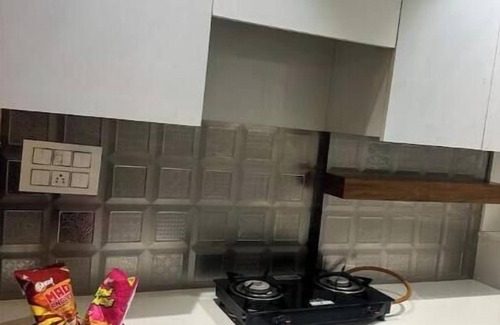 New Delhi Apartamento | Luxury Studio Apt in Dlf Capital Greens West Delhi