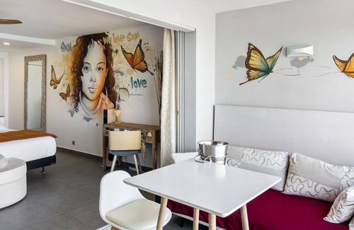 Grand Case Apartamento | Luxury Studio located in the heart of Grand Case Residence Bleu Marine 12