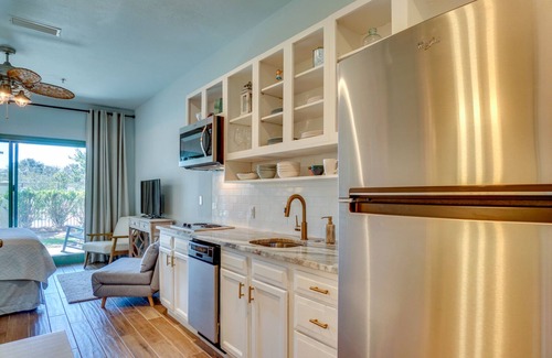 Rosemary Beach Condominio | Luxury Studio/Suite. Next to Alys Beach and Rosemary! Perfect Location!