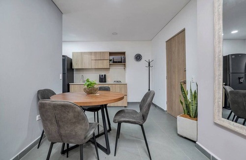 El Tesoro Apartamento | Luxury Studio - Tesoro, Provenza, and Parque Lleras
