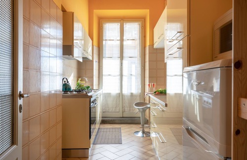 Duomo Apartamento | - Lujo - Impresionante vista al Duomo - Apartamento 1033 Sq. Ft, Ascensor Accesible.
