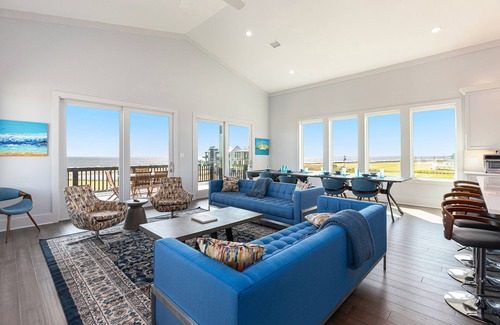 Port Bolivar Casa | Luxury | Stunning Gulf Views | Pool | Elevator