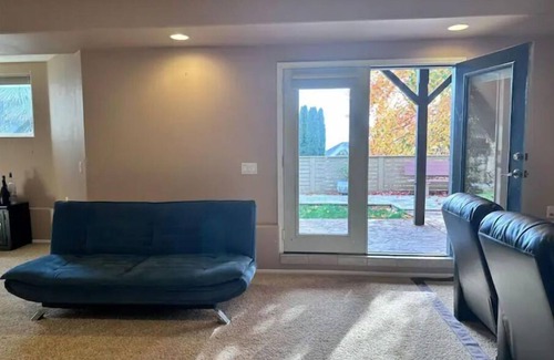 Bull Mountain Casa | Luxury Suit w/ Pool table HotTub