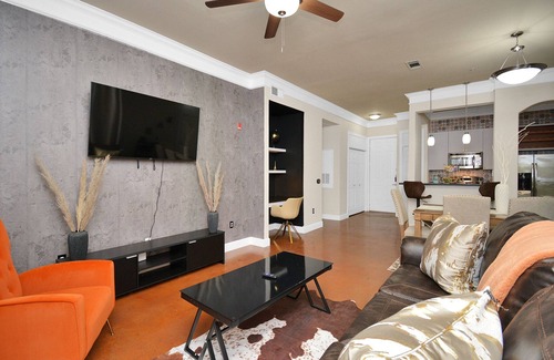 Washington Ave./ Memorial Park Apartamento | Luxury Suite | 2 Pools | Gym | Spa