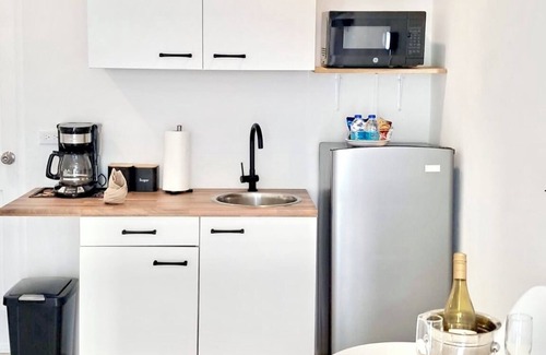 Palm Beach Apartamento | Copy of Copy of Luxury suite 8 min walk to Palm Beach and Marriott