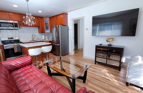 Seaside Casa | Luxury Suite for Two, just minutes to Carmel.