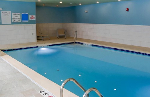 Roseville Casa | Luxury Suite for Work & Leisure Stays! W/ WiFi!