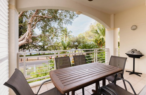 Clifton Beach Apartamento | Suite de lujo con vistas al mar desde su propio balcón privado frente al mar.