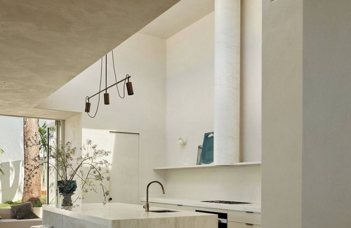 Whale Beach Casa | Luxury Sun-drenched Palm Beach resort style living with all the modern amenities