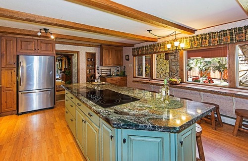 South Lake Tahoe Casa | Luxury Swimming Pool Estate on Golf Course