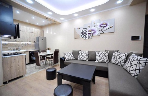 Avlabari Apartamento | Luxury Three Bedroom Apartment