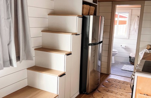 Nampa Casa | Luxury Tiny Home Getaway - Full kitchen, large bathroom, & more