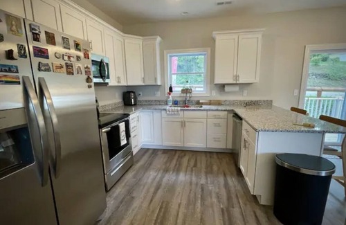 Morgantown Casa | Luxury Townhome 5min from Stadium and hospitals, 7min to downtown!